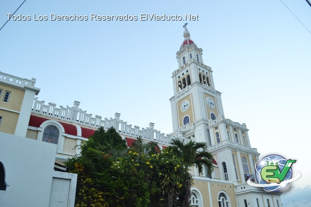 Iglesia Sagrado Corazón de Jesús de Moca (lateral isquierdo, posterior)